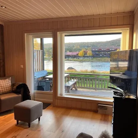 Apartment Geilotunet - Perfekt Beliggenhet, Sentralt, Langs Elven, 6 Personer *